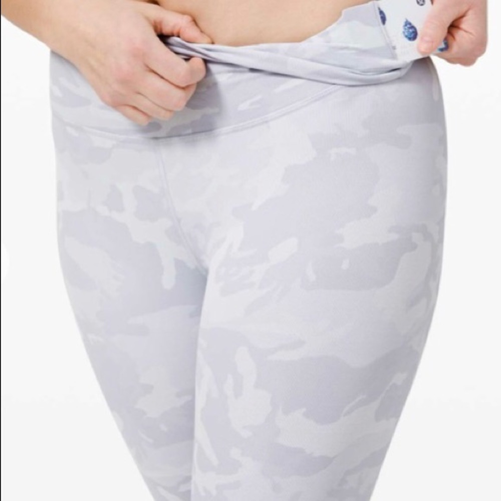 Lululemon Wunder Under HR Tight 25” Jacq - Picture 2 of 3